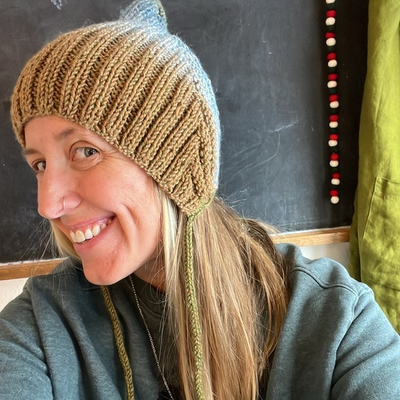 Hand Knit Wool Pixie Bonnet - Picture 5 of 5